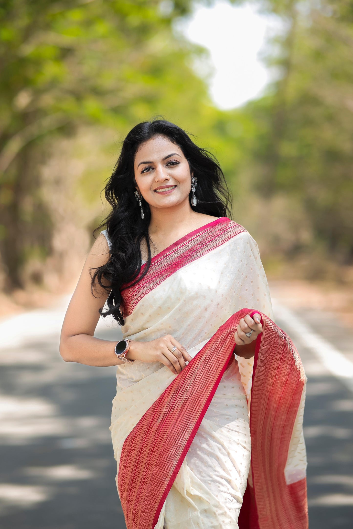 Ethereal Elegant White Khadi Silk Saree Pairing With Woven Blouse