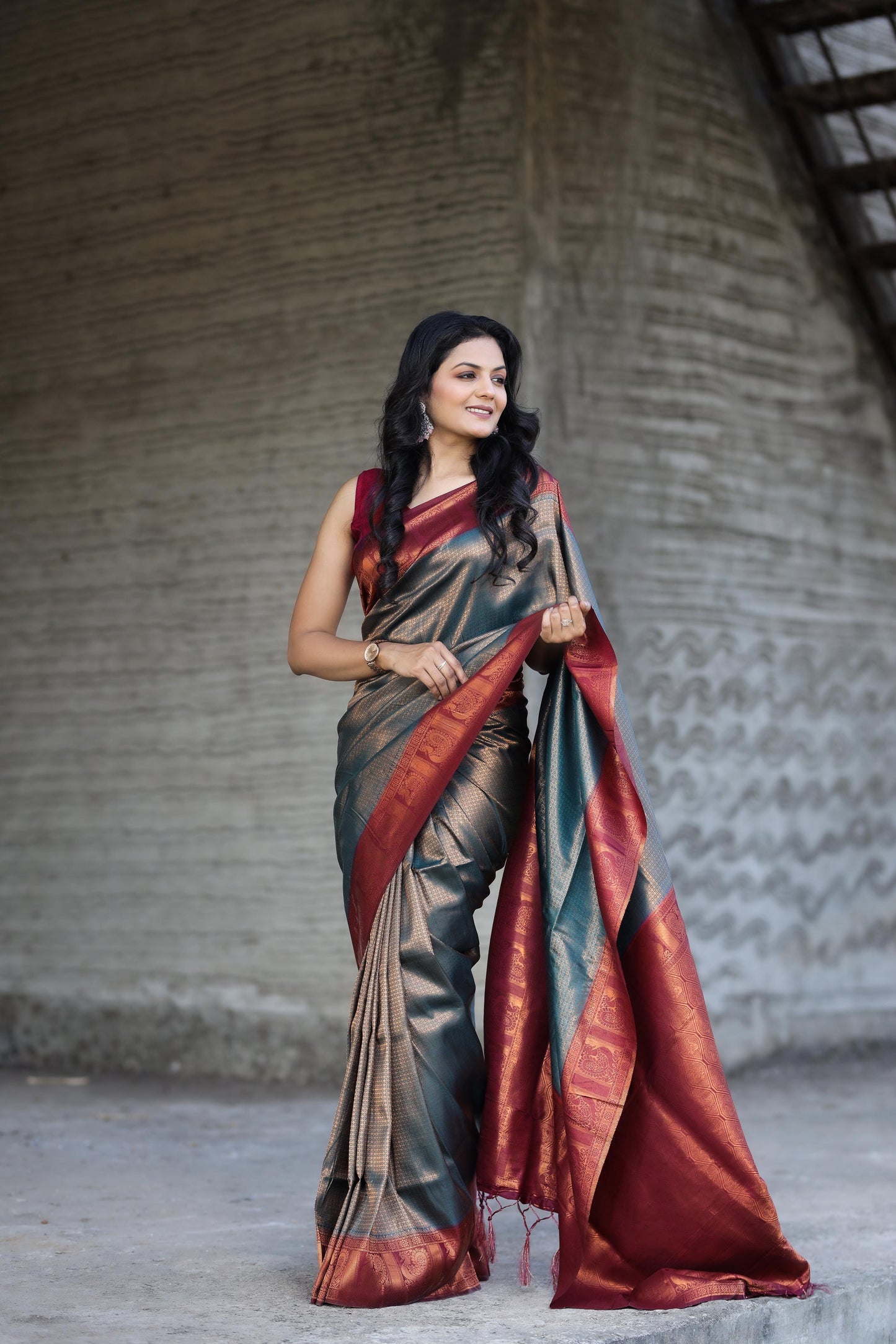 Beautiful Soft Silk Saree With Woven Fabric Blouse