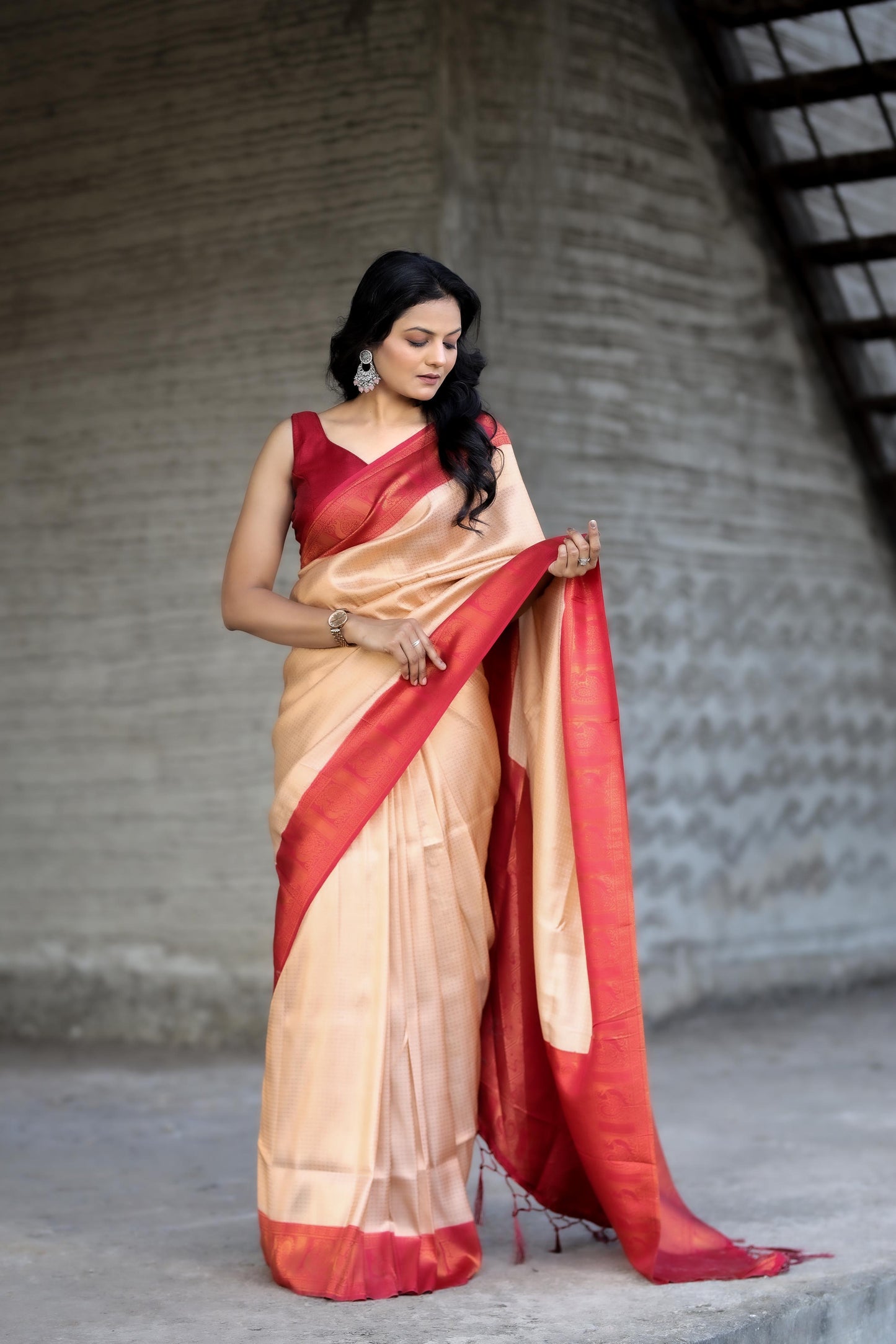 Beautiful Soft Silk Saree With Woven Fabric Blouse