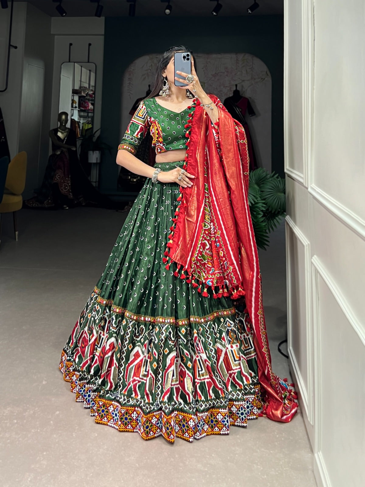 Green Red Lehenga Choli Dola Silk Patola Printed Gamthi Work Lace Border Lahenga Blouse With Dupatta Set