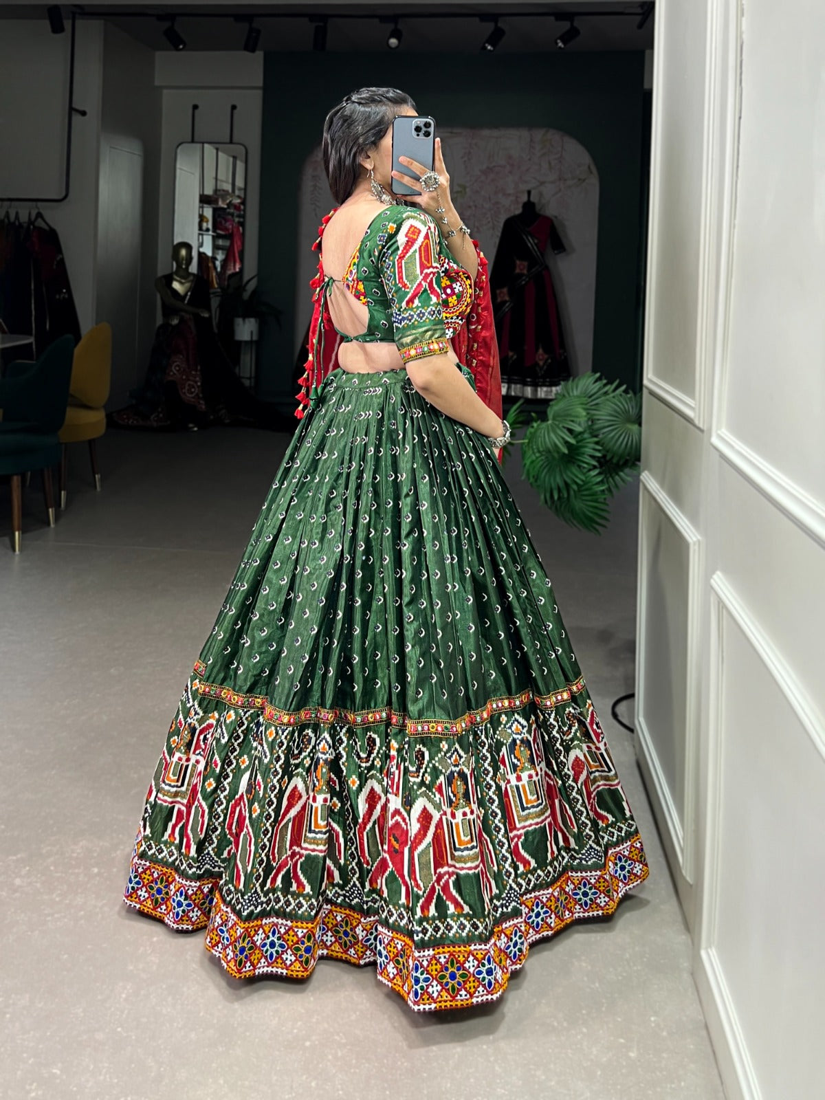 Green Red Lehenga Choli Dola Silk Patola Printed Gamthi Work Lace Border Lahenga Blouse With Dupatta Set