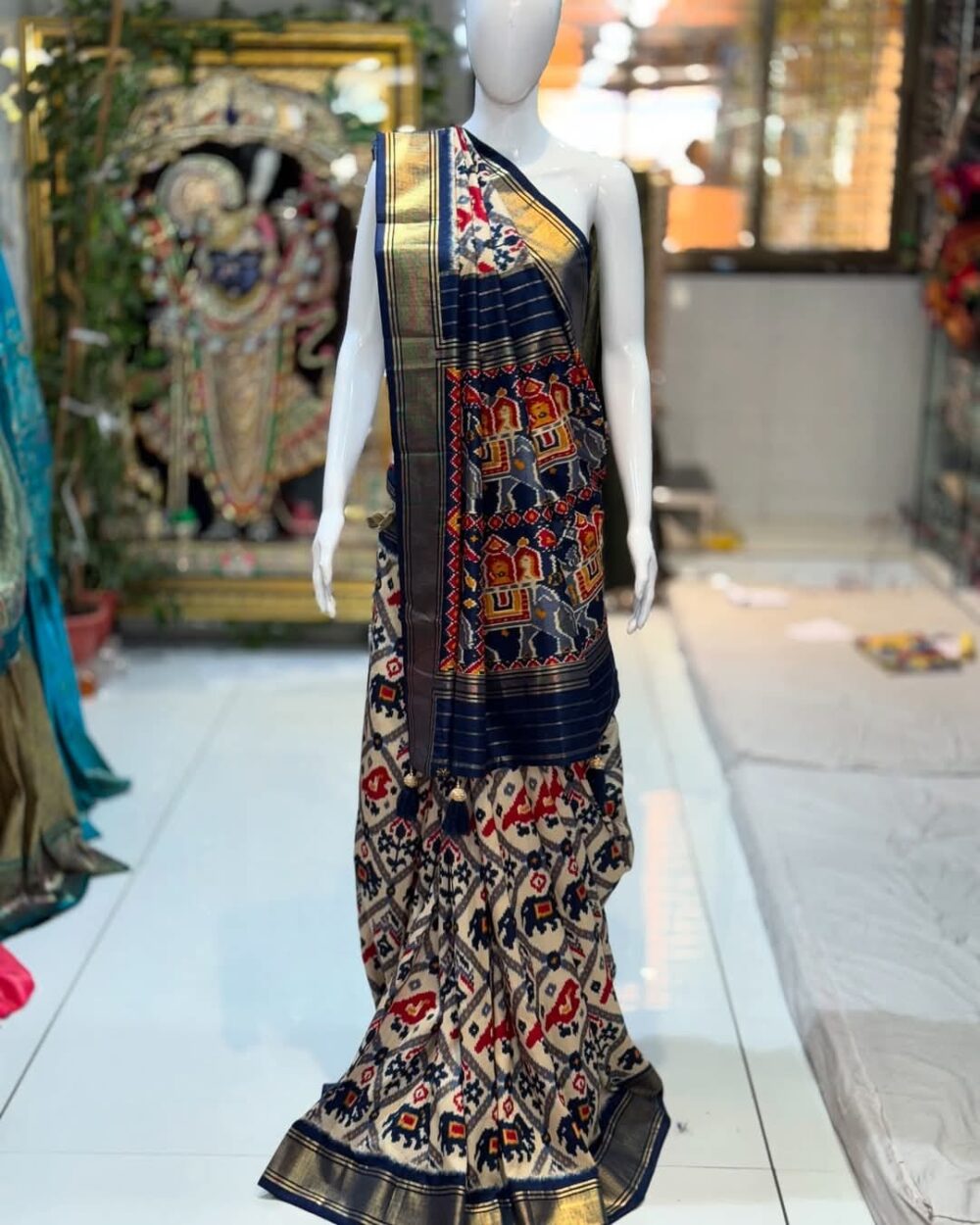 Shop Primary Image Shop Primary Image